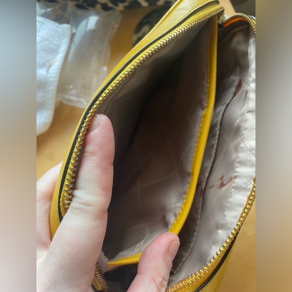 Michael Kors Crossbody in Yellow and White - Picture 13 of 17